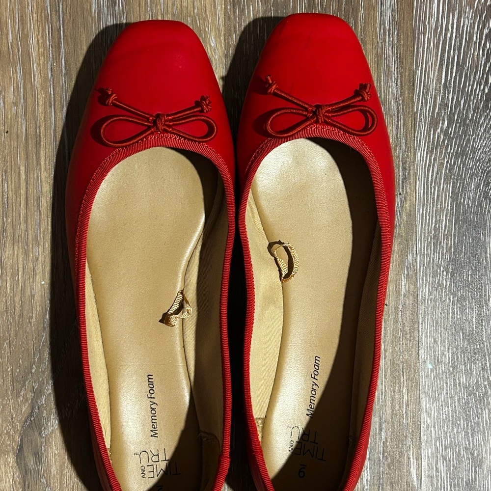 Time and Tru Women's Red Ballet Flats